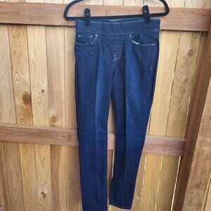 Pull on Levi dark wash jeggings size 4
